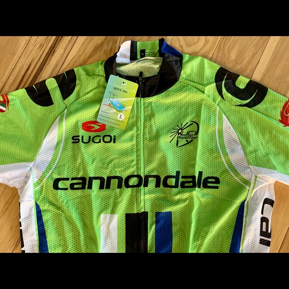 Men’s Cannondale bicycling bib shorts and jersey